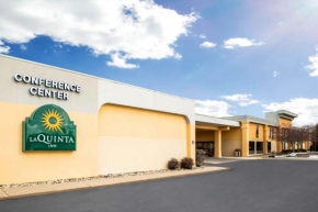  La Quinta Inn by Wyndham Davenport & Conference Center  Давенпорт